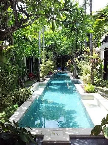 S'cape Condotel Pensión 3*